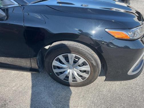2023 Toyota Camry Hybrid LE