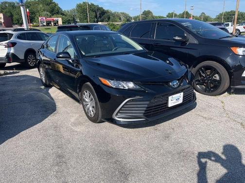 2023 Toyota Camry Hybrid LE