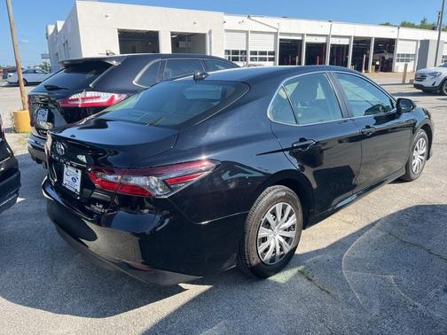 2023 Toyota Camry Hybrid LE