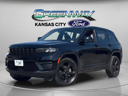 Diamond Black Crystal Pearlcoat 2023 Jeep Grand Cherokee Altitude