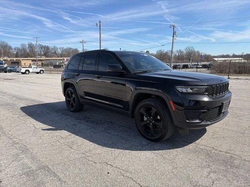 Diamond Black 2023 Jeep Grand Cherokee Altitude
