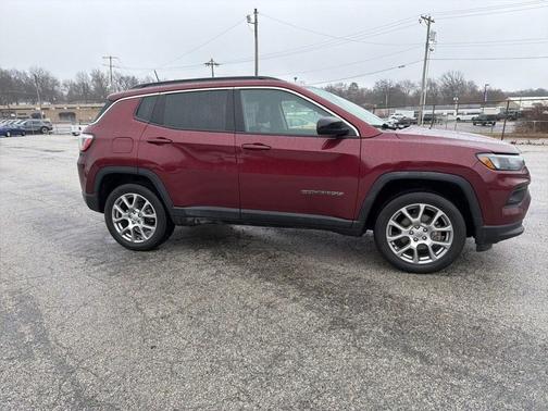 2022 Jeep Compass Latitude Lux