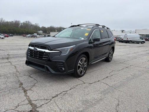 Crystal Black Silica 2023 Subaru Ascent Limited 8-Passenger