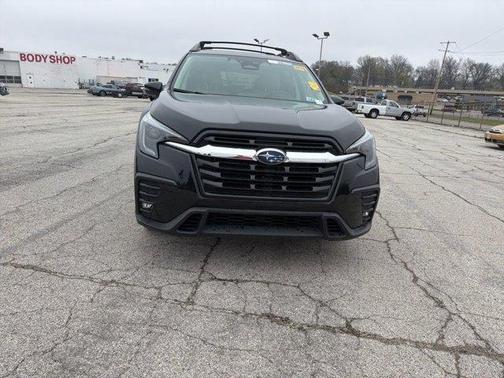 Crystal Black Silica 2023 Subaru Ascent Limited 8-Passenger