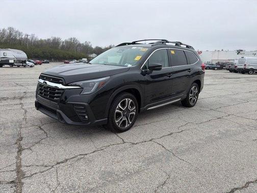Crystal Black Silica 2023 Subaru Ascent Limited 8-Passenger