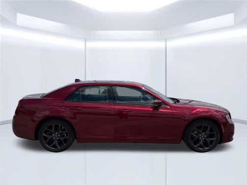2022 Chrysler 300 S