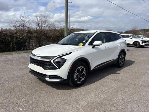 Snow White Pearl 2024 Kia Sportage LX