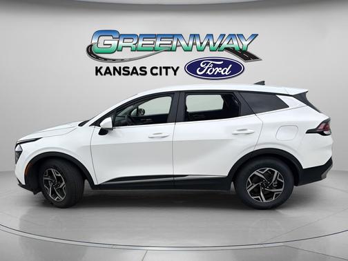 Snow White Pearl 2024 Kia Sportage LX