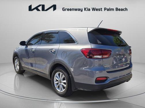 Everlasting Silver 2020 Kia Sorento LX