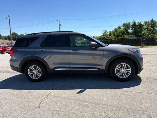 CARBONIZED GRAY METALLIC 2023 Ford Explorer XLT