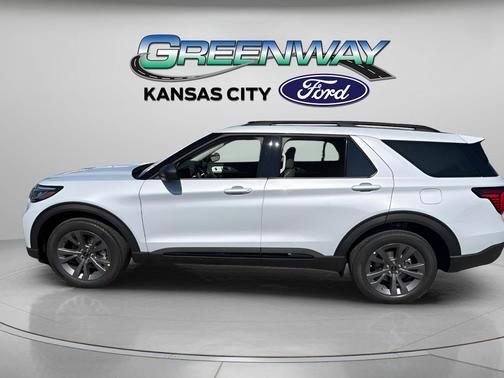 Space White Metallic 2026 Ford Explorer Active