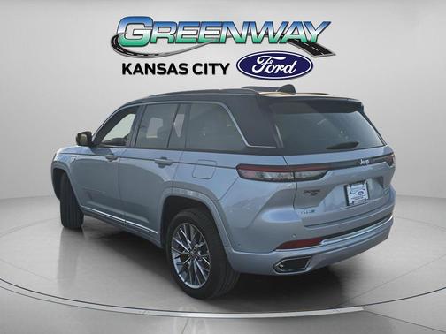 Silver Zynith 2022 Jeep Grand Cherokee 4xe Summit