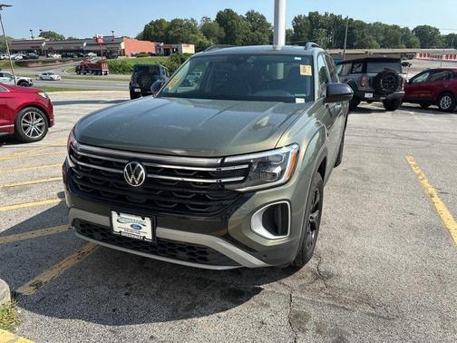 2024 Volkswagen Atlas 2.0T Peak Edition SE w/Technology