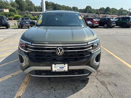 2024 Volkswagen Atlas 2.0T Peak Edition SE w/Technology