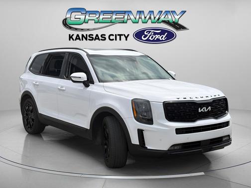 Glacial White Pearl 2022 Kia Telluride SX