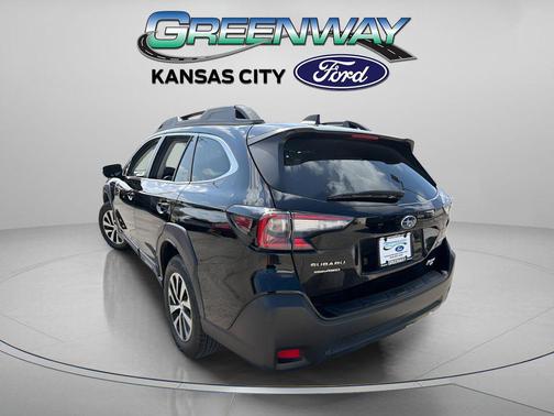 Crystal Black Silica 2024 Subaru Outback Premium