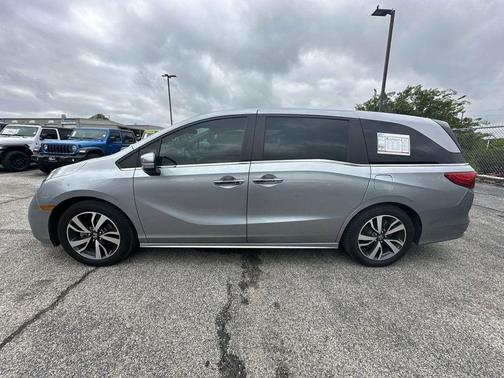 Silver 2021 Honda Odyssey Touring