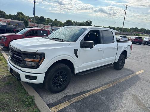 Oxford White 2024 Ford F-150 XLT