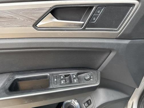 2020 Volkswagen Atlas Cross Sport 2.0T SE