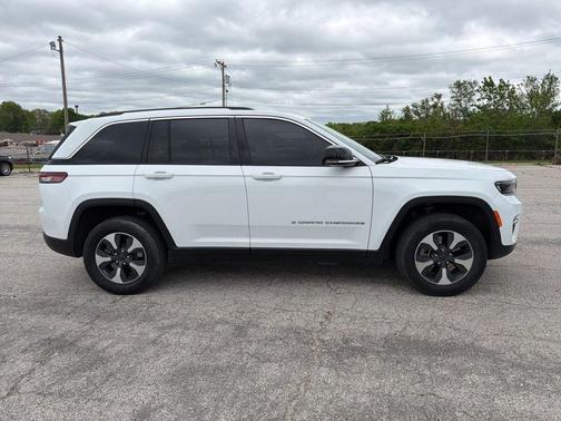 Bright White Clearcoat 2022 Jeep Grand Cherokee 4xe Base