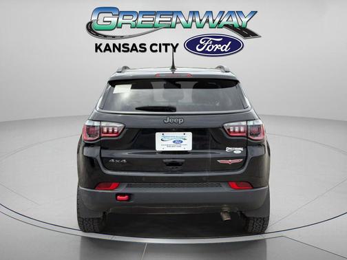 Diamond Black 2021 Jeep Compass Trailhawk