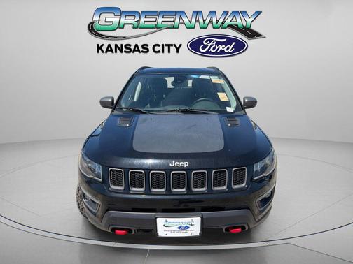 Diamond Black Crystal Pearlcoat 2021 Jeep Compass Trailhawk