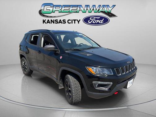 Diamond Black Crystal Pearlcoat 2021 Jeep Compass Trailhawk