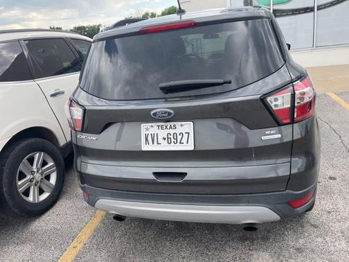 Magnetic 2018 Ford Escape SE
