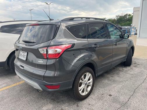 Magnetic 2018 Ford Escape SE