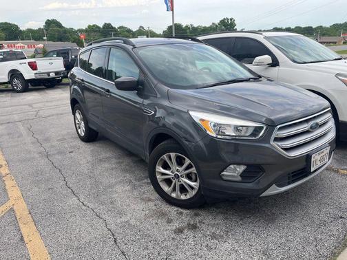 Magnetic 2018 Ford Escape SE