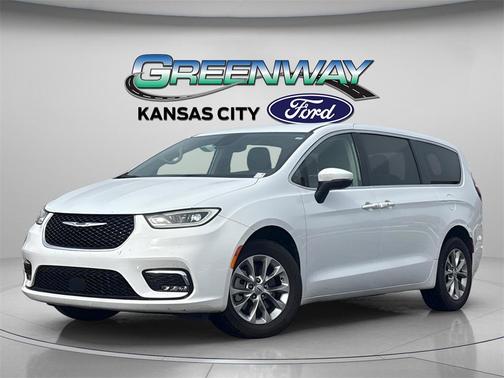 2023 Chrysler Pacifica Touring-L