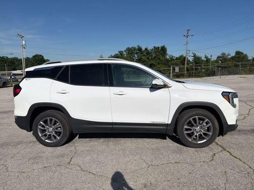 Summit White 2023 GMC Terrain SLT