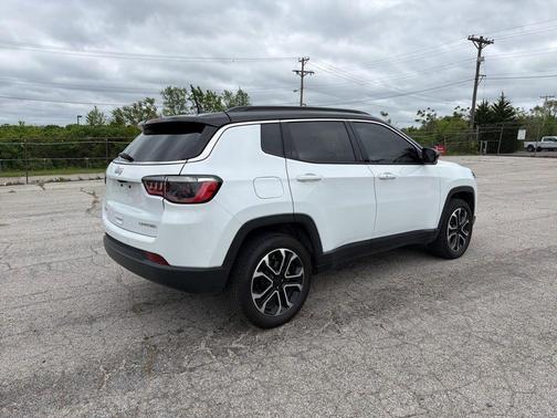 Bright White Clearcoat 2024 Jeep Compass Limited