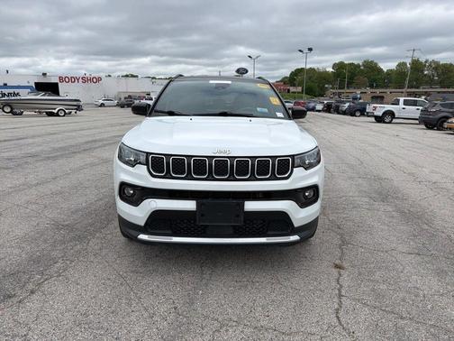 Bright White Clearcoat 2024 Jeep Compass Limited