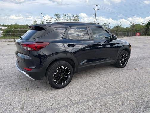 Midnight Blue Metallic 2021 Chevrolet Trailblazer LT