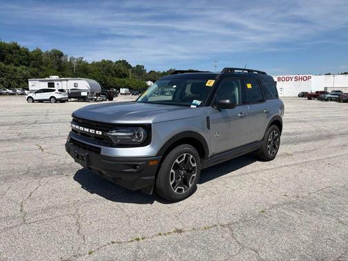 Iconic Silver Metallic 2023 Ford Bronco Sport Outer Banks