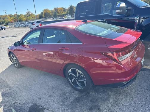 2023 Hyundai ELANTRA Limited