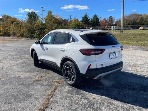 2026 Ford Escape Platinum