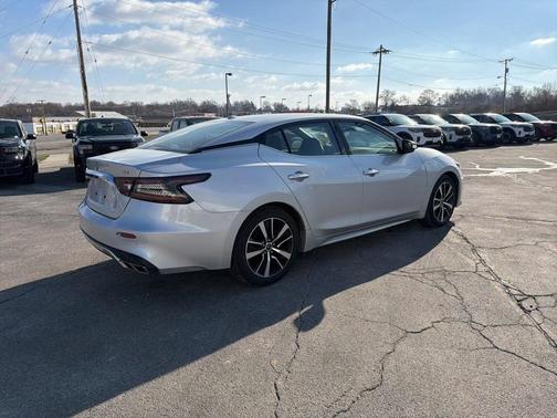 2023 Nissan Maxima SV