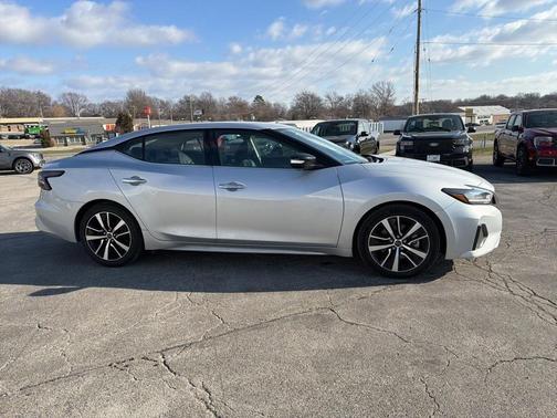 2023 Nissan Maxima SV