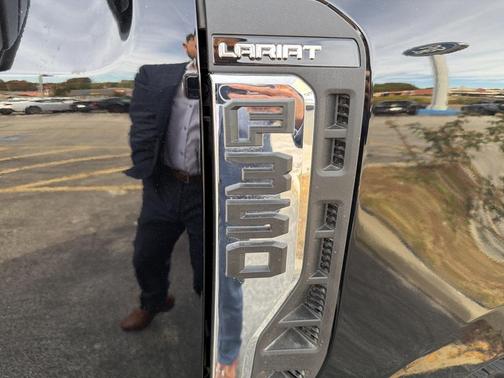 2025 Ford F-350 Lariat Super Duty