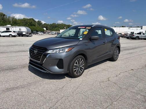 Gun Metallic 2024 Nissan Kicks SV