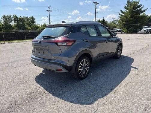 Gun Metallic 2024 Nissan Kicks SV
