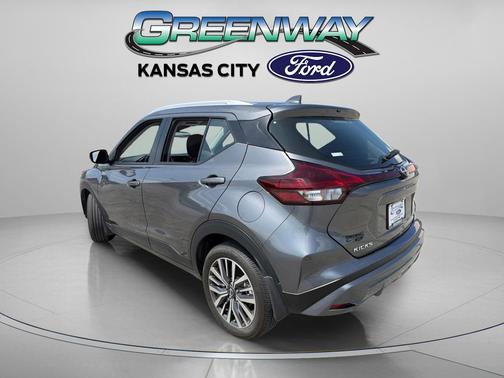 Gun Metallic 2024 Nissan Kicks SV
