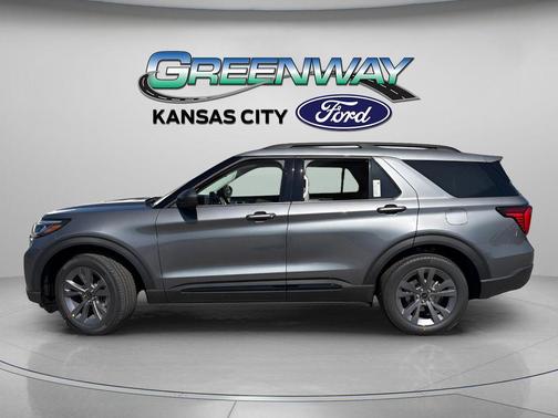 Carbonized Gray Metallic 2026 Ford Explorer Active
