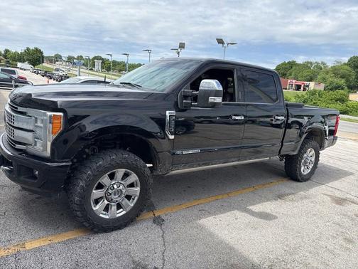 Shadow Black 2017 Ford F-250 Platinum
