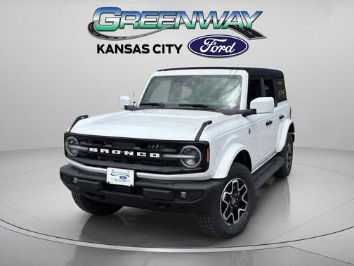 Oxford White 2026 Ford Bronco Outer Banks