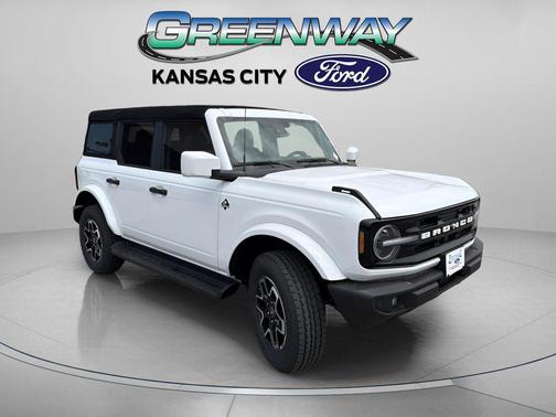 OXFORD WHITE 2026 Ford Bronco Outer Banks