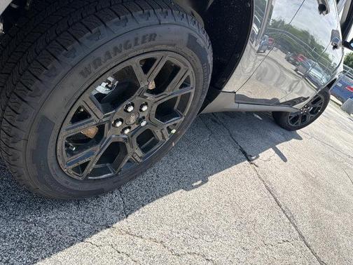 Carbonized Gray Metallic 2026 Ford Maverick Lariat