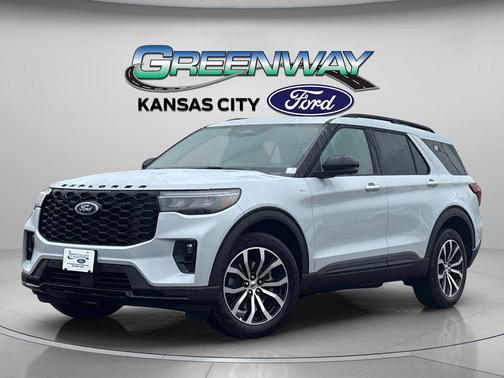 Space White Metallic 2026 Ford Explorer ST-Line